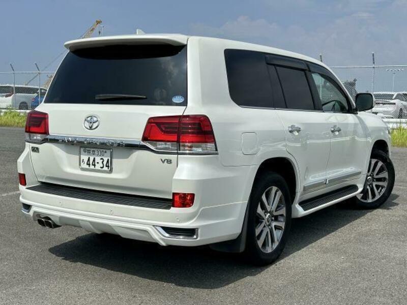 LAND CRUISER