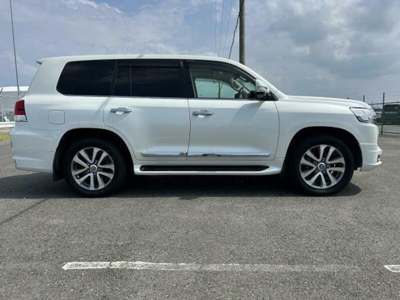 LAND CRUISER