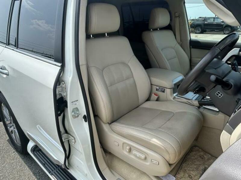 LAND CRUISER