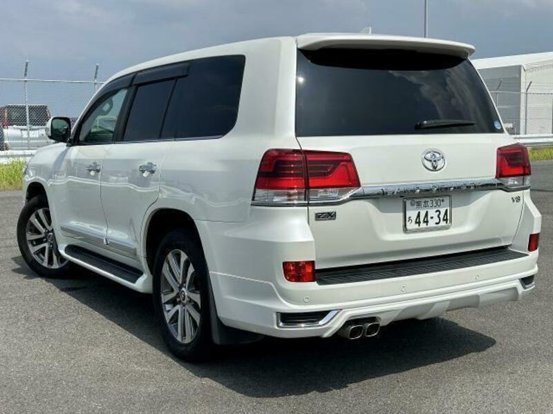 LAND CRUISER