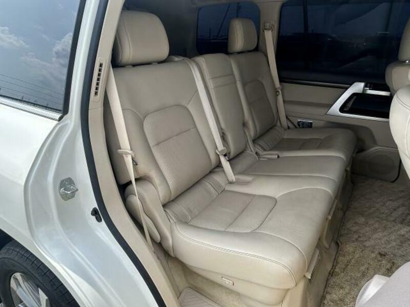 LAND CRUISER
