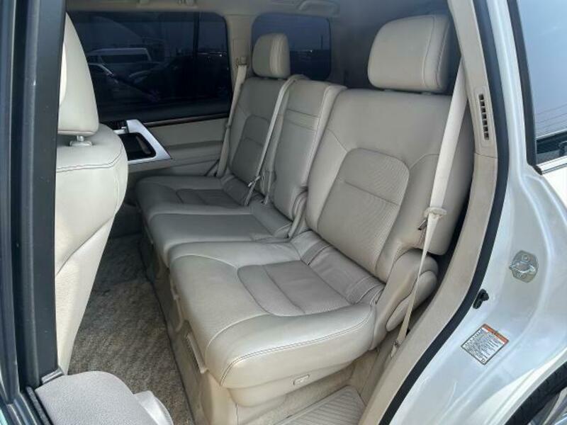 LAND CRUISER
