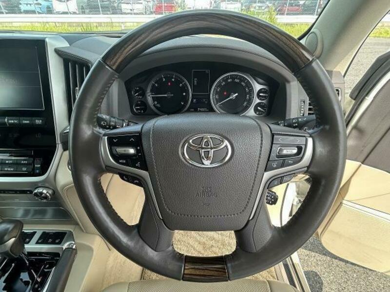 LAND CRUISER