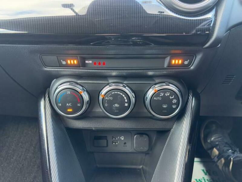 MAZDA2