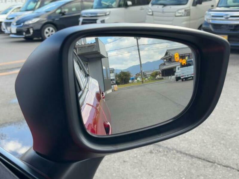 MAZDA2
