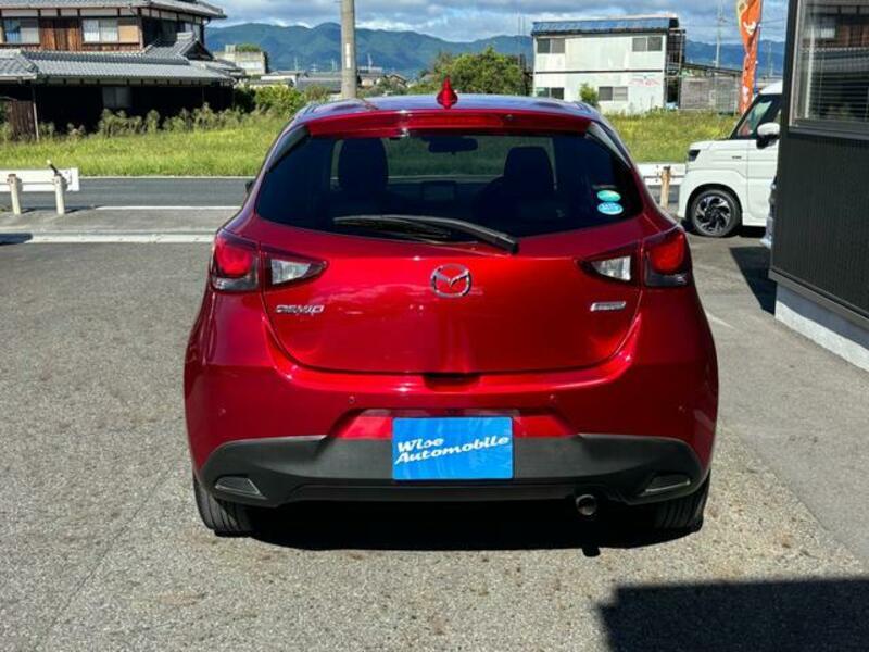 MAZDA2
