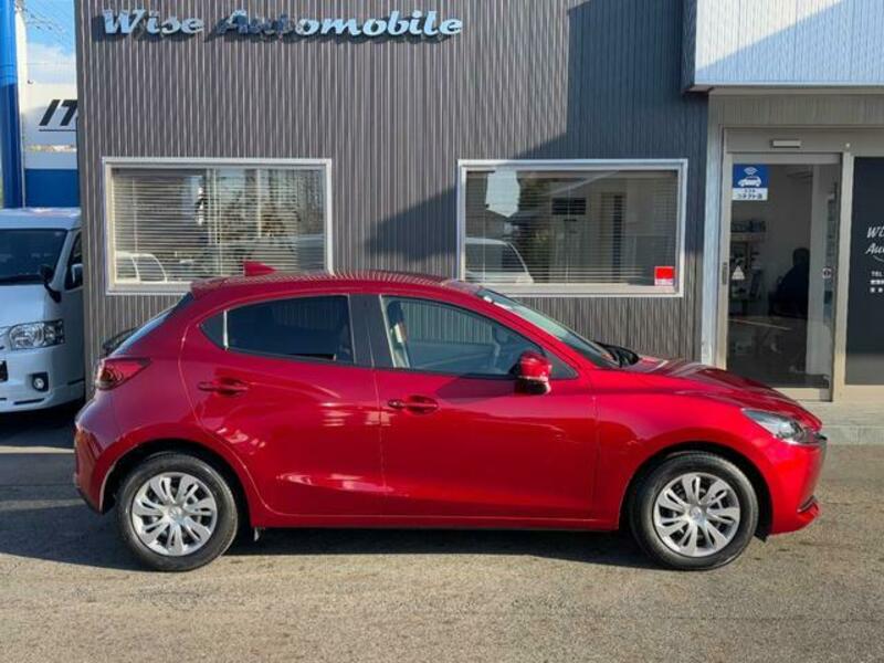 MAZDA2