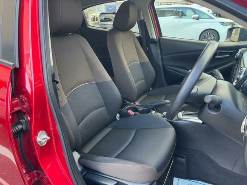 MAZDA2
