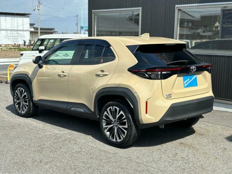 YARIS CROSS