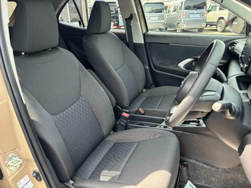 YARIS CROSS