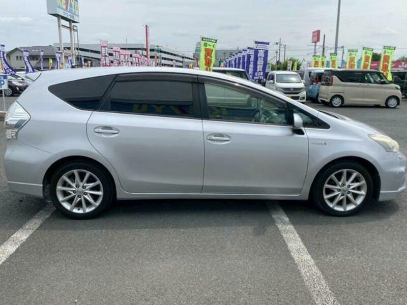 PRIUS ALPHA