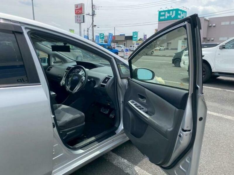PRIUS ALPHA