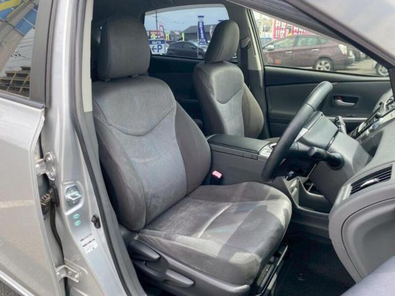 PRIUS ALPHA