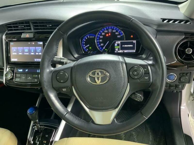 COROLLA AXIO