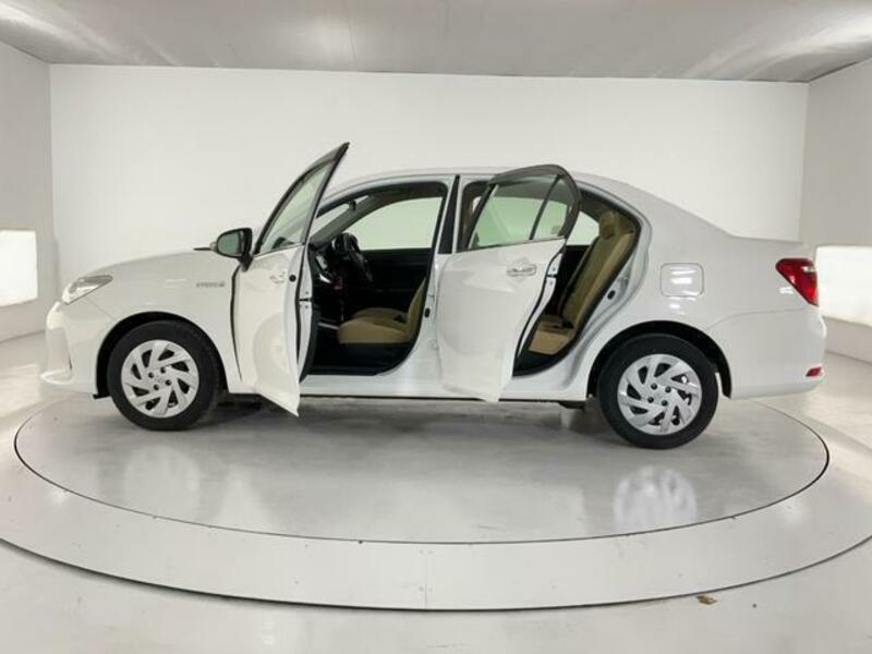 COROLLA AXIO