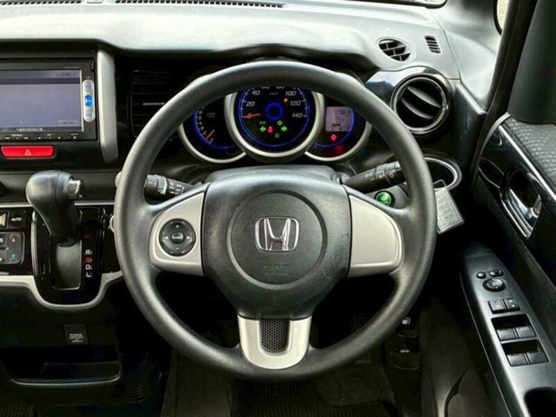 N BOX CUSTOM