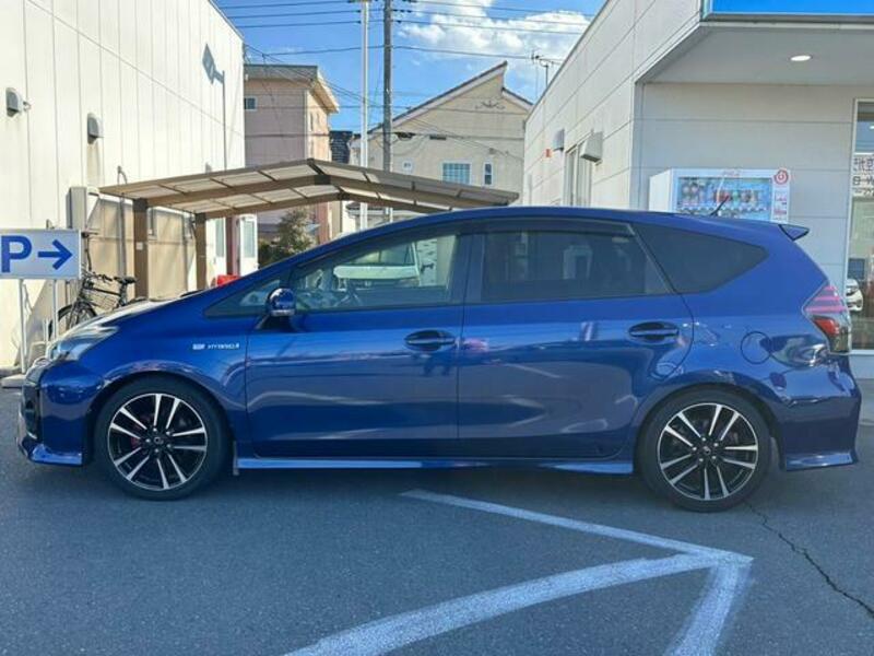 PRIUS ALPHA