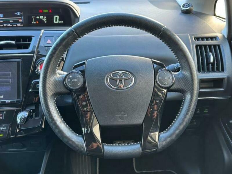 PRIUS ALPHA