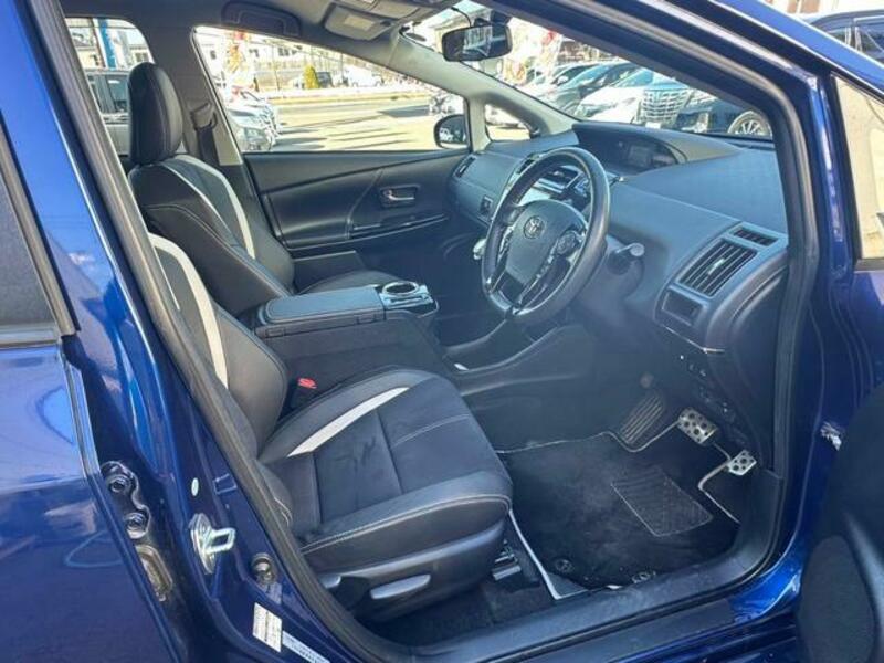 PRIUS ALPHA