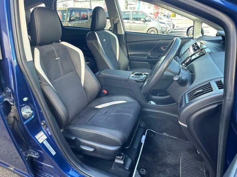 PRIUS ALPHA