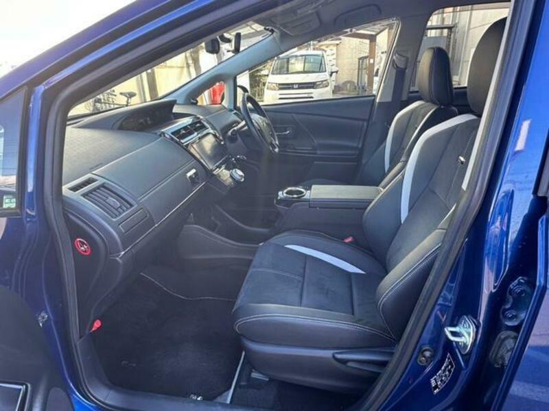 PRIUS ALPHA
