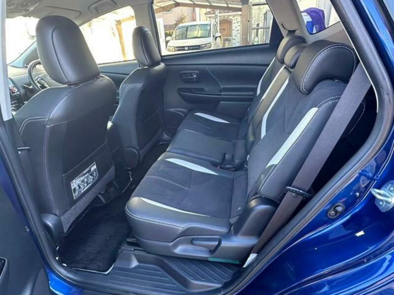 PRIUS ALPHA