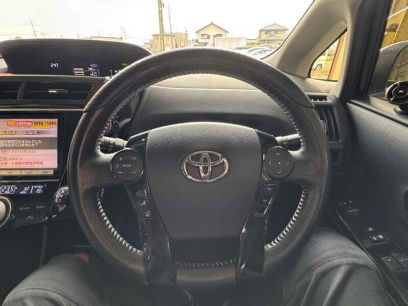PRIUS ALPHA