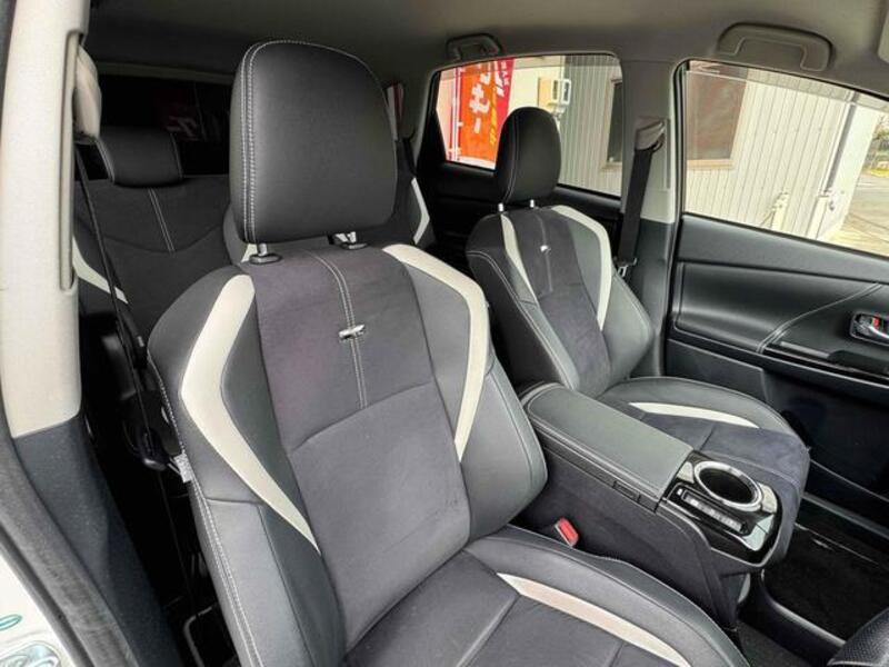 PRIUS ALPHA
