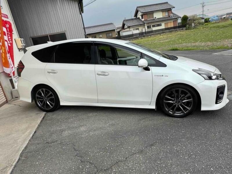 PRIUS ALPHA