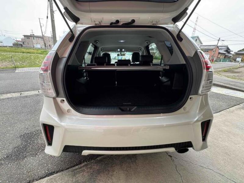 PRIUS ALPHA
