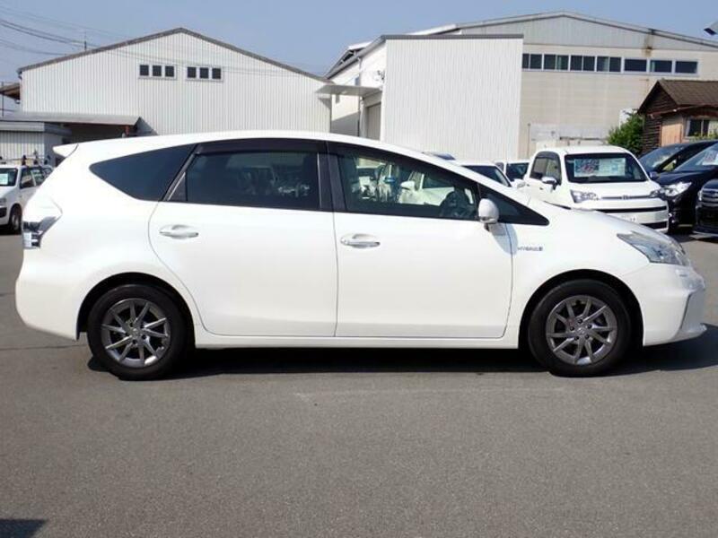 PRIUS ALPHA