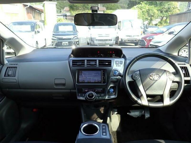PRIUS ALPHA