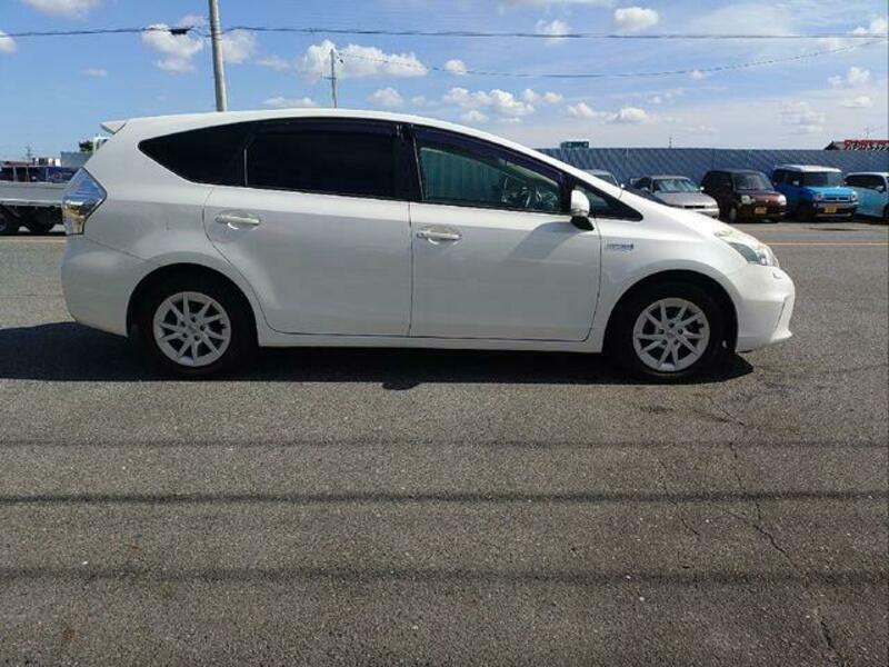 PRIUS ALPHA