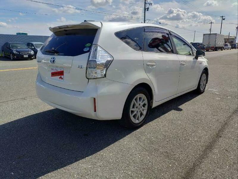 PRIUS ALPHA