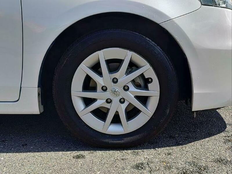 PRIUS ALPHA