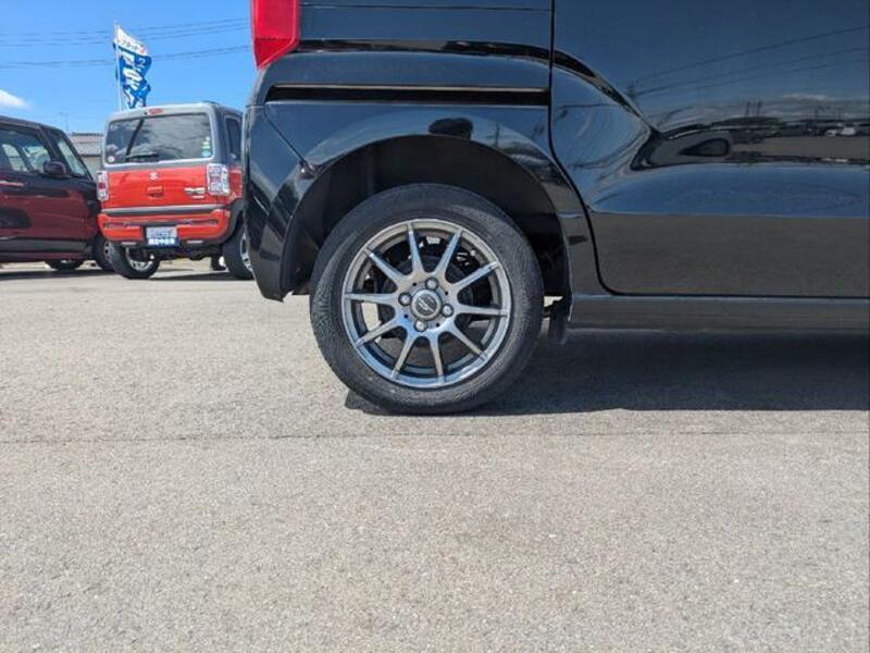 N BOX