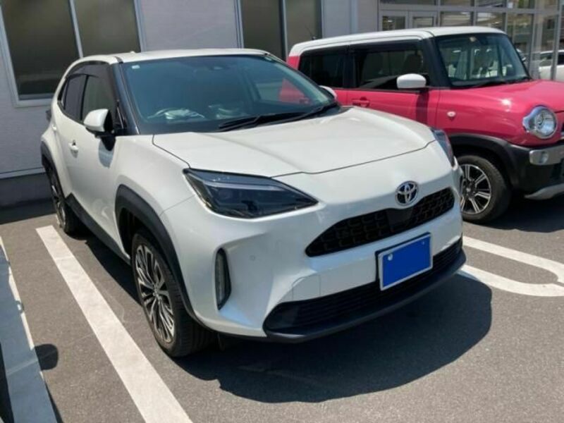 YARIS CROSS