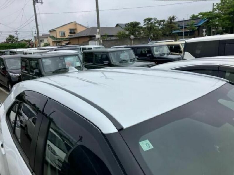 YARIS CROSS