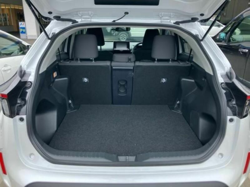 YARIS CROSS