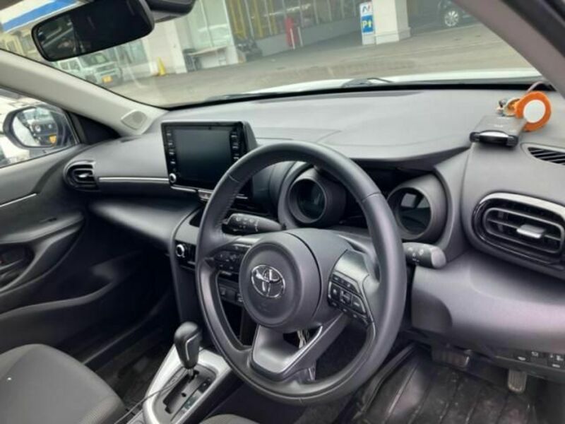 YARIS CROSS