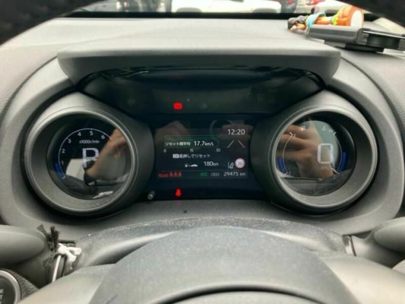 YARIS CROSS