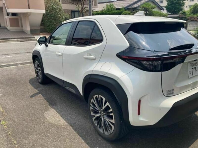 YARIS CROSS