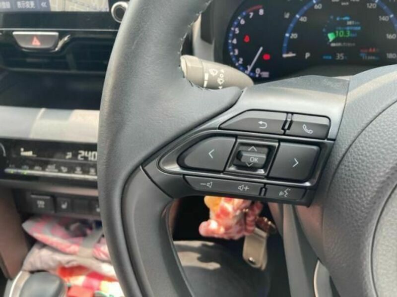 YARIS CROSS