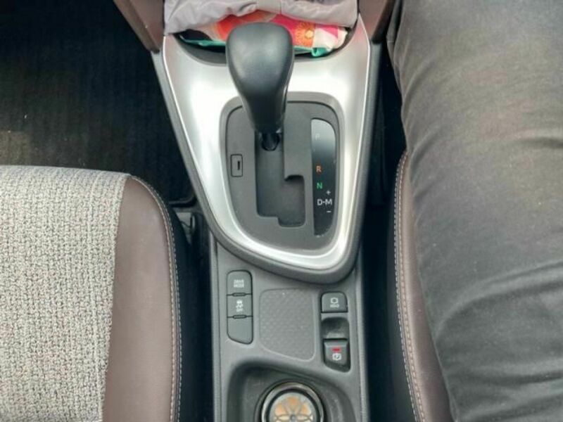 YARIS CROSS