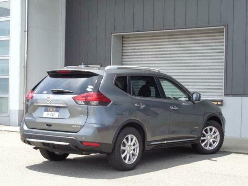 X-TRAIL