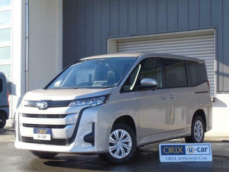 TOYOTA NOAH