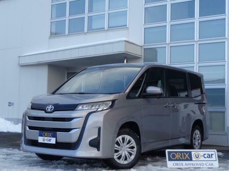 TOYOTA NOAH