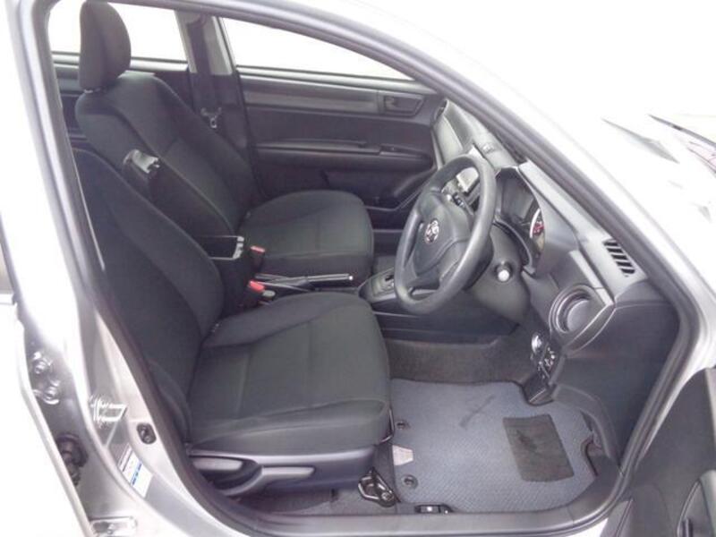 COROLLA AXIO
