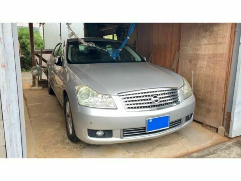 NISSAN FUGA