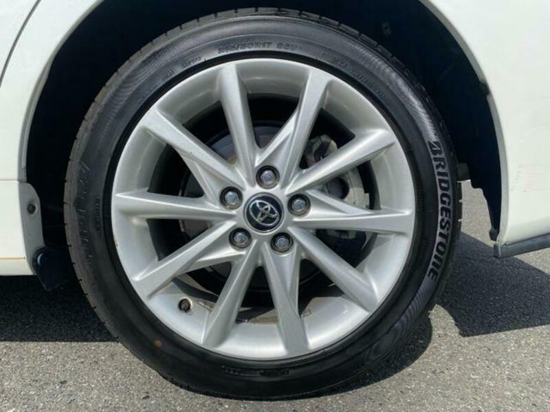 PRIUS ALPHA